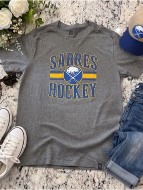 Buffalo Sabres Hockey T-Shirt Men’s Medium New Era Gray NHL